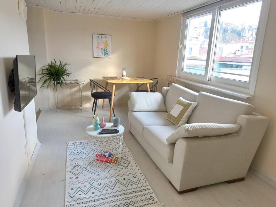 Aesthetic Penthouse With The Bosphorus Bridge View İstanbul